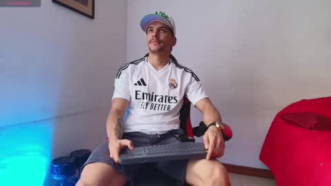 Santiago online show from February 4, 5:50 pm