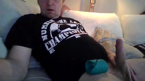 dee283 online show from December 1, 8:45 am