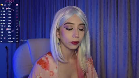 Stephanie.e  online show from September 9, 8:03 am