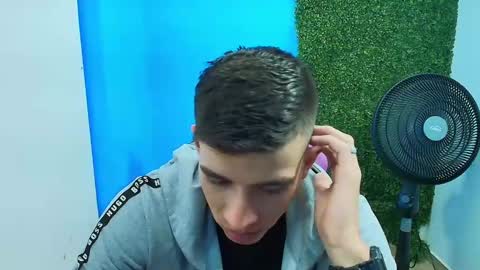 Snapshot of deiby_baby chatting on February 10, 4:41 am DEIBY online show from February 10, 4:41 am