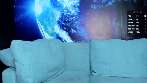 Snapshot of delessandro_world chatting on February 19, 11:14 pm Delessandro online show from February 19, 11:14 pm