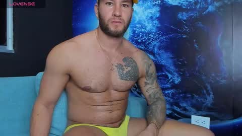 Snapshot of delessandro_world chatting on October 14, 12:57 am Delessandro online show from October 14, 12:57 am