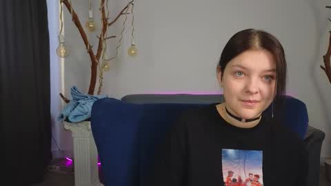 deliaeffy online show from March 21, 1:49 pm