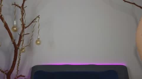 deliaeffy online show from March 5, 1:53 pm