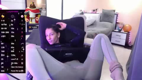 Nicole online show from November 13, 9:45 am