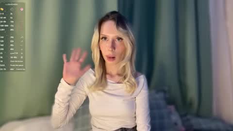 Della online show from February 21, 3:26 pm