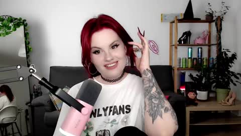 Snapshot of dellacrush_ chatting on September 20, 4:43 pm dellacrush_ online show from September 20, 4:43 pm