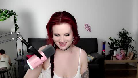 Snapshot of dellacrush_ chatting on September 14, 5:47 pm dellacrush_ online show from September 14, 5:47 pm