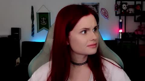 dellacrush_ online show from March 10, 6:56 pm