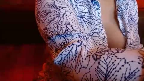 Delphine online show from February 2, 9:45 pm