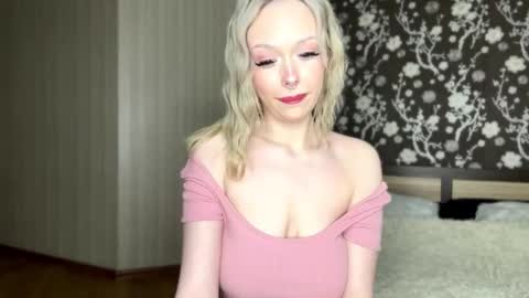 Demi online show from November 19, 11:31 am