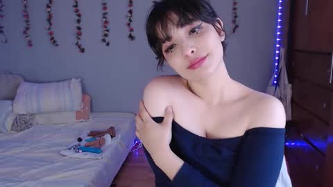 Snapshot of deni_bloom chatting on December 12, 8:10 pm Denisse schedule Monday to Friday 1300-1900 mexican time Saturday-maybe it could be a surprise IDEPENDENT MODEL online show from December 12, 8:10 pm