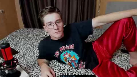 Snapshot of deni_boy99 chatting on September 25, 7:21 pm Deni online show from September 25, 7:21 pm