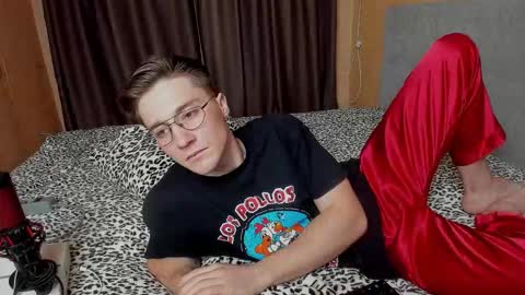 Snapshot of deni_boy99 chatting on October 25, 6:41 pm Deni online show from October 25, 6:41 pm