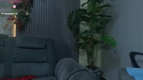 Snapshot of denise_babe_ chatting on October 10, 12:33 pm Laura online show from October 10, 12:33 pm