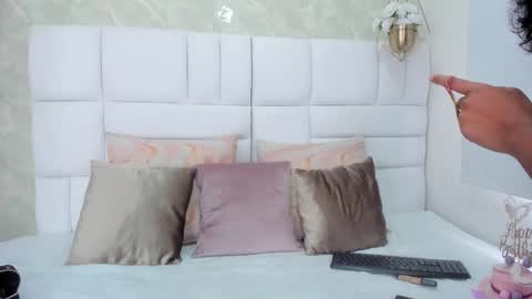 Denisse Khan online show from April 18, 7:58 pm