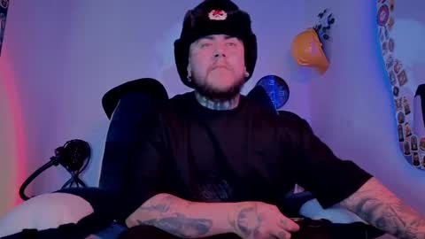 Snapshot of denjig chatting on September 15, 3:41 am Oliver online show from September 15, 3:41 am