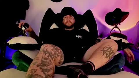 Oliver online show from February 24, 2:25 am