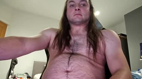 Snapshot of dennis210586 chatting on March 10, 12:28 am dennis210586 online show from March 10, 12:28 am
