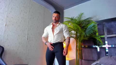 Snapshot of dennis_cox_ chatting on March 10, 10:07 am dennis_cox_ online show from March 10, 10:07 am