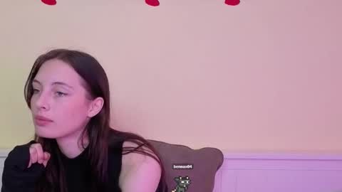 Snapshot of denniseforline chatting on September 29, 12:15 pm Olivia online show from September 29, 12:15 pm