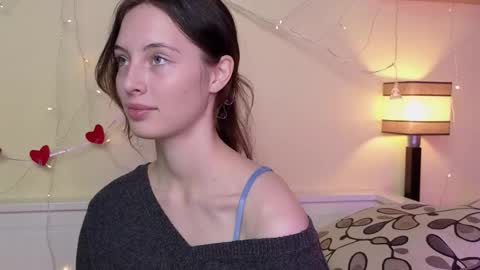 Snapshot of denniseforline chatting on October 12, 8:51 am Olivia online show from October 12, 8:51 am