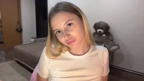 Vi  Victoria online show from October 14, 6:55 pm