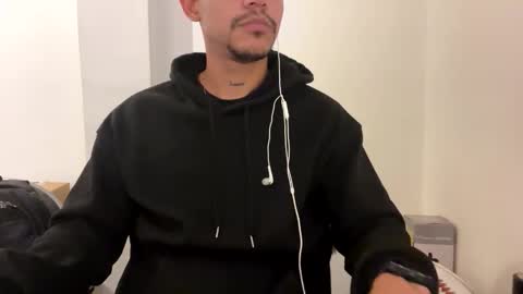 Dereck Myers online show from March 15, 1:32 am