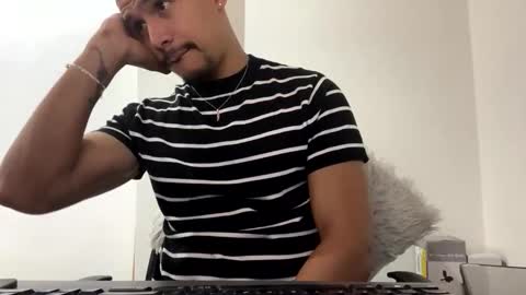 Dereck Myers online show from April 11, 11:53 pm