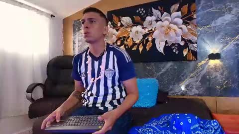 Dereck online show from July 23, 5:21 pm