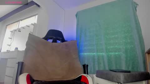 dereckhardd online show from February 21, 9:18 pm