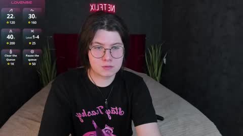 Derek online show from February 11, 3:40 pm