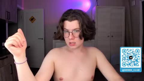 Derek online show from June 29, 8:52 pm