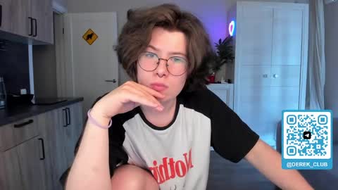 Derek online show from June 8, 12:17 pm