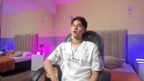 derek_sinn online show from March 26, 7:08 pm