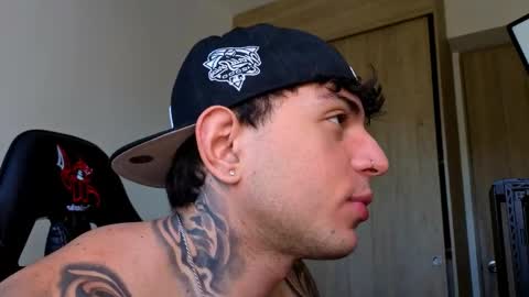 derekmuller11 online show from May 24, 4:57 pm