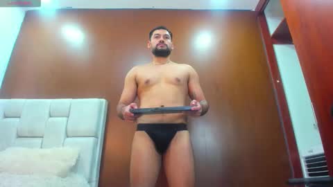 DerryBigger CM online show from February 27, 8:12 pm