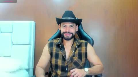 Snapshot of derrybigger_cm chatting on October 16, 6:07 pm DerryBigger CM online show from October 16, 6:07 pm