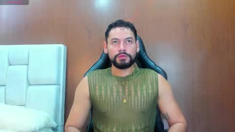 Snapshot of derrybigger_cm chatting on October 20, 3:17 pm DerryBigger CM online show from October 20, 3:17 pm