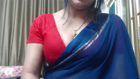 Snapshot of desimaisa130 chatting on January 23, 7:29 pm Maisa online show from January 23, 7:29 pm