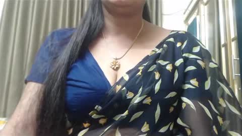 Snapshot of desimaisa130 chatting on February 20, 8:58 pm Maisa online show from February 20, 8:58 pm
