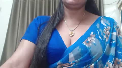 Snapshot of desimaisa130 chatting on February 16, 4:21 pm Maisa online show from February 16, 4:21 pm