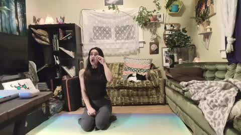 Snapshot of desimonroe chatting on December 2, 5:30 am desimonroe online show from December 2, 5:30 am