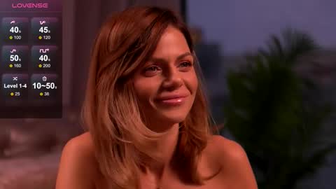 Mia online show from October 2, 4:33 am