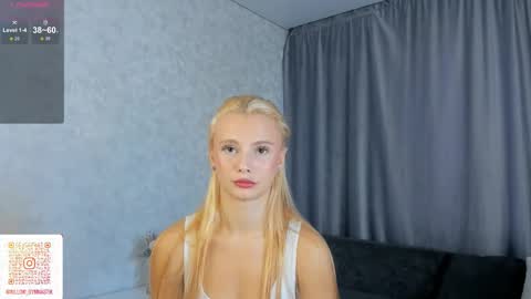 Snapshot of desireeclipse chatting on September 25, 6:31 am Willow online show from September 25, 6:31 am