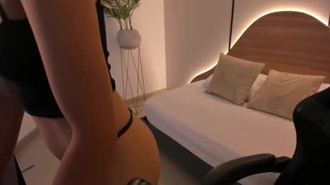 Snapshot of desireee_ chatting on September 17, 12:30 pm desire online show from September 17, 12:30 pm