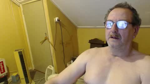 destelp online show from February 6, 11:29 pm