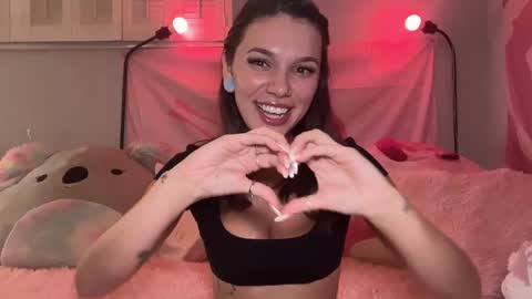 Snapshot of destiinee chatting on October 8, 8:59 pm Destinee 3 online show from October 8, 8:59 pm