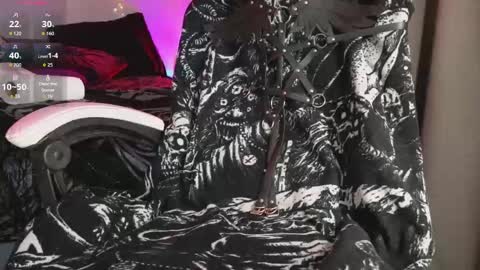 devil_s_bride online show from May 21, 5:30 pm