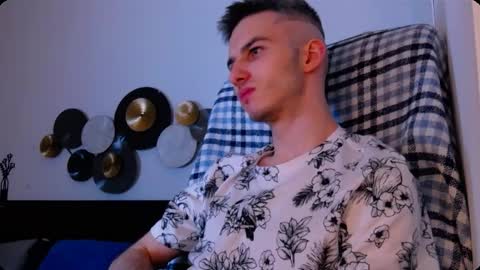 devin_ho online show from January 11, 1:00 am